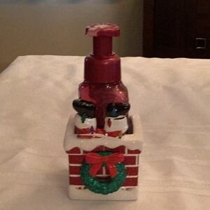 Bath and body Body Works Santa soap holder.